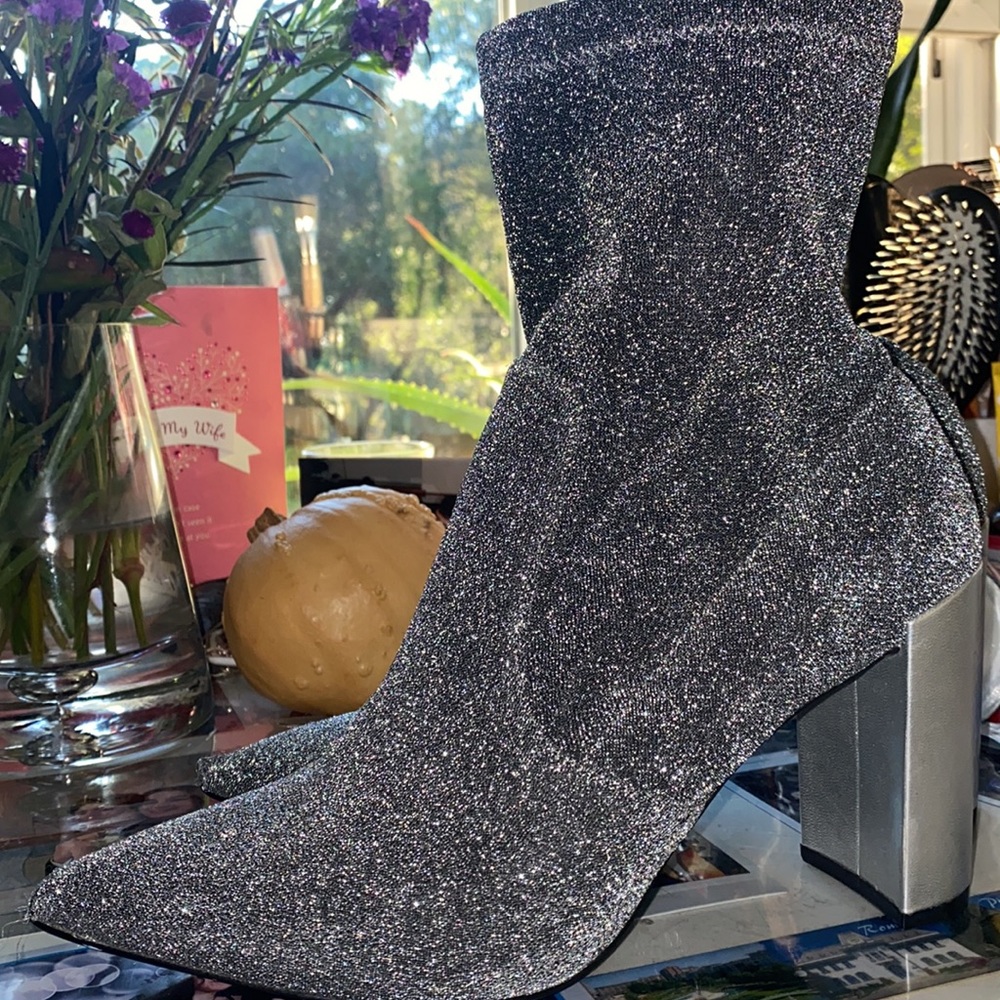 Beautiful Sparkly Chinese Laundry Boots